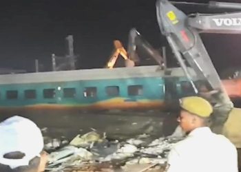 Hindistan’da tren kazasında can kaybı 294’e yükseldi