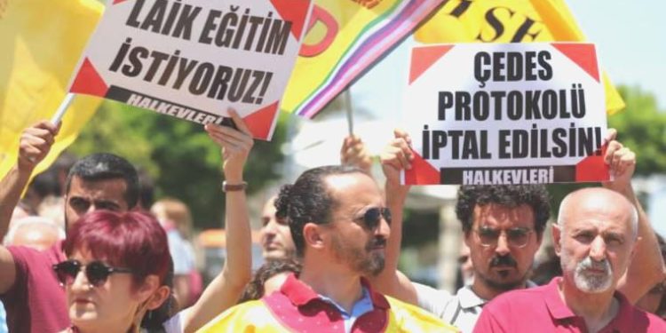 İmamların okullara girmesine yansılar sürüyor: Gericilere geçit yok