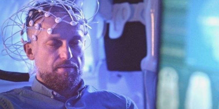 İngiltere Data Müdafaa Ünitesi’nden ikaz: Şirketler çalışanlarını izlemek için beyin datalarını kullanabilir