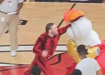 İrlandalı boksör Conor McGregor, Miami Heat maskotunu hastanelik etti