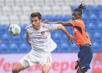 İsmi Fenerbahçe ile anılıyordu: Eyüpspor Lideri Murat Özkaya’dan Umut Nayir karşılığı
