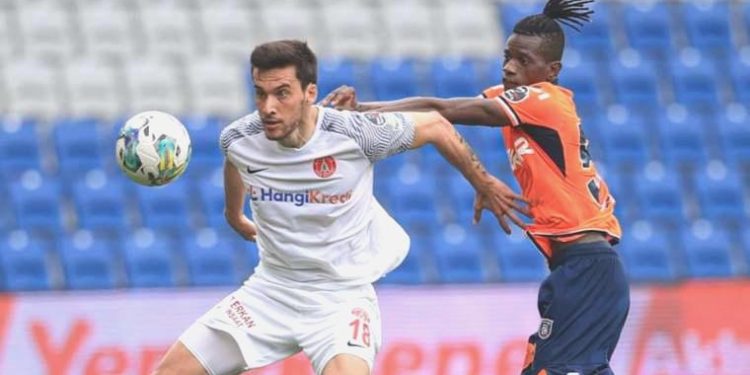 İsmi Fenerbahçe ile anılıyordu: Eyüpspor Lideri Murat Özkaya’dan Umut Nayir karşılığı