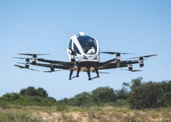 İsrail, hava taksilerinin birinci uçuş testini gerçekleştirdi