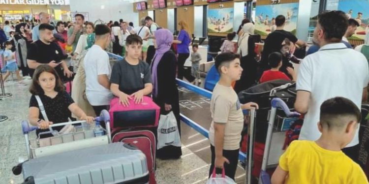 İstanbul Havalimanı’nda ‘karne tatili’ yoğunluğu