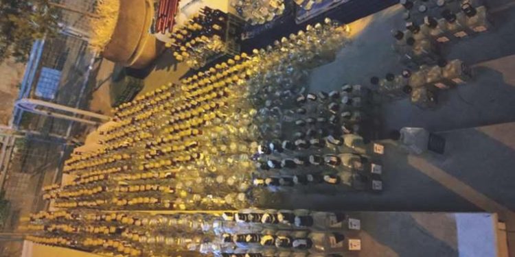 İstanbul’da bekçilerden ‘sahte içki’ operasyonu: 200 litre ele geçirildi!