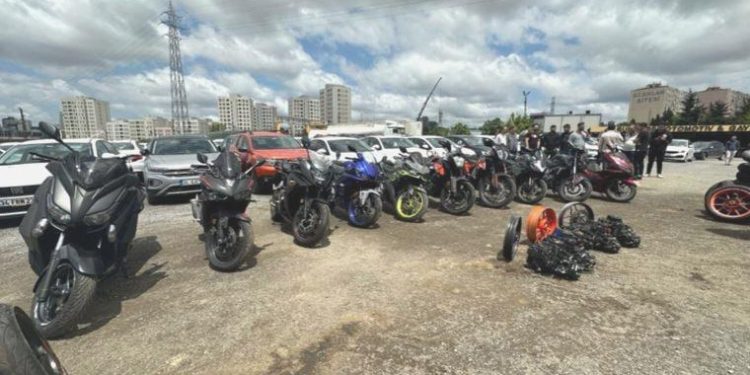 İstanbul’da ‘çalıntı motosiklet’ operasyonu: Mağdurlar motosikletlerine kavuştu