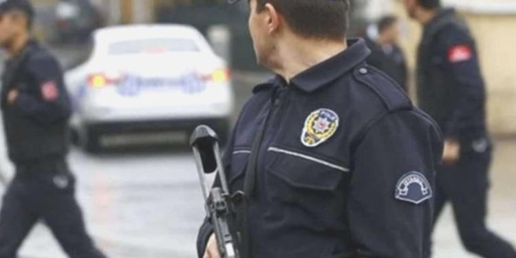 İstanbul’da kaçak emekçi çalıştıran şirketlere baskın yapıldı