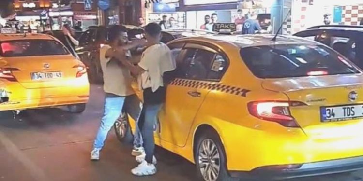 İstanbul’da taksiciye tekme ve yumruklu saldırı!