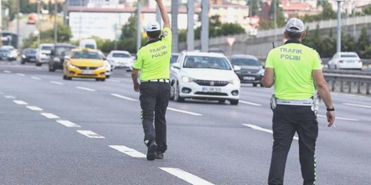 İstanbullular dikkat: Bu yollar trafiğe kapatıldı!