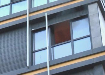 Kadıköy’de dehşet anları: Kendini kilitlediği meskenini ateşe verdi