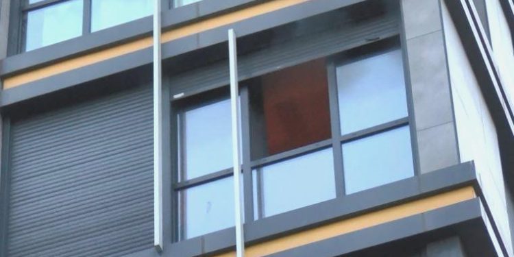 Kadıköy’de dehşet anları: Kendini kilitlediği meskenini ateşe verdi