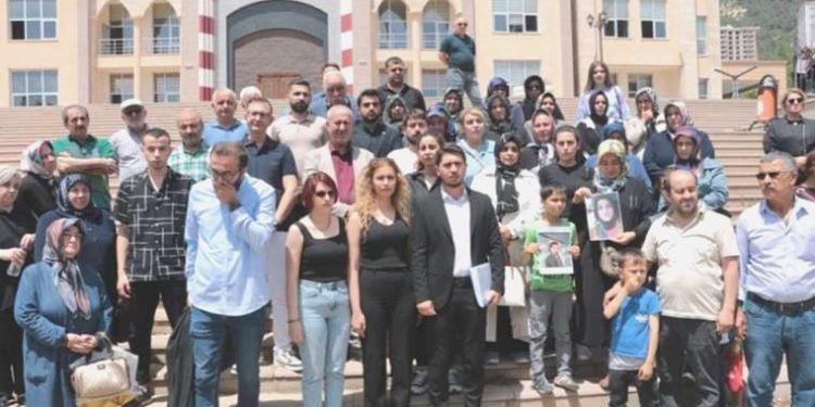 Kahramanmaraş’ta depremzedeler sorumluların bulunması için hata duyurusunda bulundu