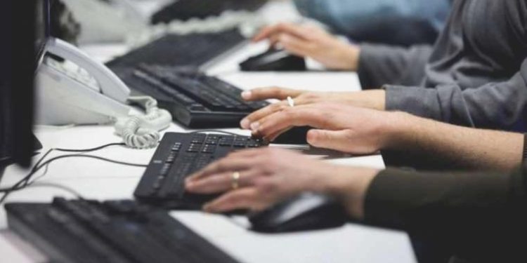 Kazakistan’da internet düzenlemesi: ‘Para cezası ve…’