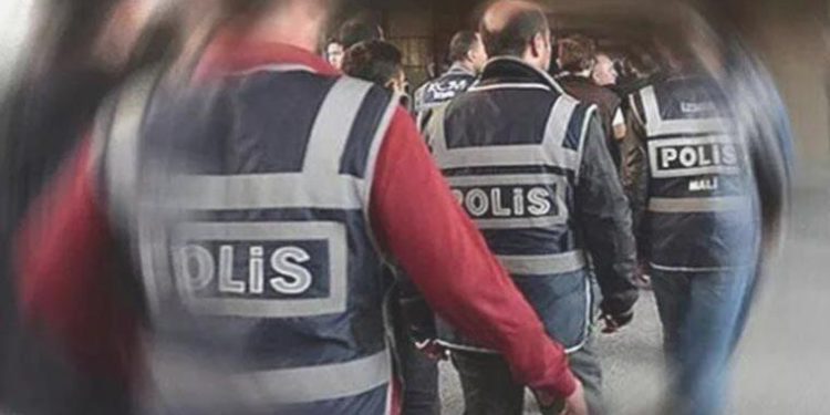 Konya merkezli 7 vilayette FETÖ operasyonu: 18 gözaltı