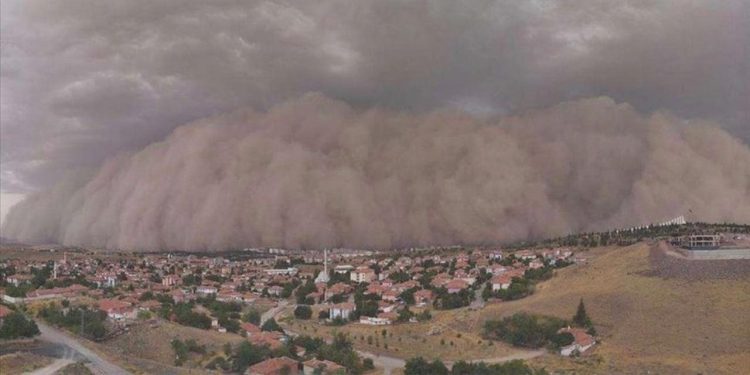 Kum fırtınası can aldı! 4 meyyit, 3 yaralı