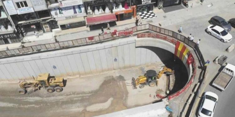 Maltepe’de tünel çalışmasında patlama: Yol yayalara kapatıldı