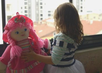 Mesken Hapsindeki Küçük Çocuk İçin Harekete Geçildi