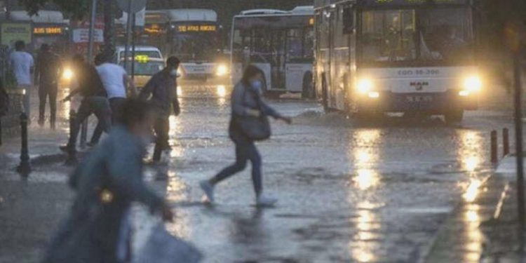 Meteoroloji çok sayıda ili saat vererek uyardı: Sel, su baskını, yıldırım…