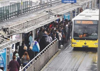 Metrobüs kullanan bayanlar konuştu: İşte bayanların en büyük korkusu