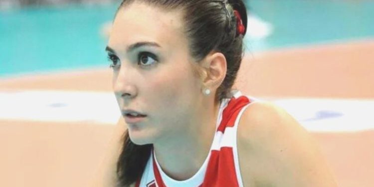 Naz Aydemir Akyol kimdir, kaç yaşında, nereli? Naz Aydemir Akyol hangi kadrolarda voleybol oynadı?