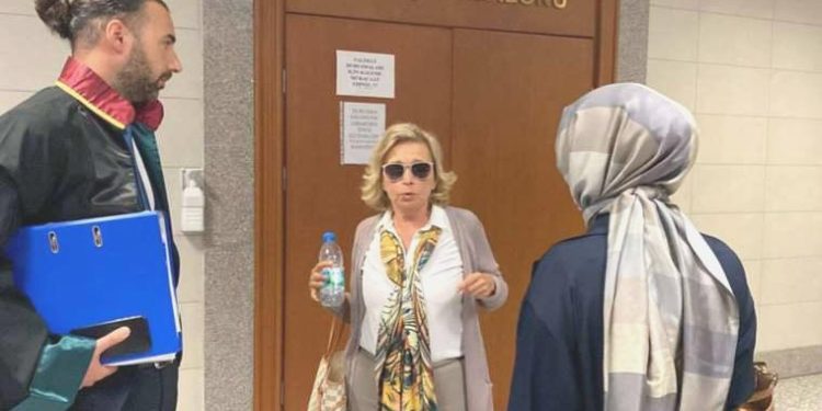 Nazlı Ilıcak ve Ahmet Altan’ın tekrar yargılanmasına başlandı