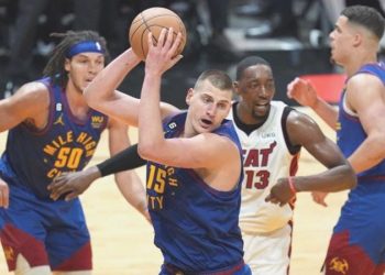 Nikola Jokic ile Jamal Murray tarihe geçti: Denver Nuggets seride 2-1 önde