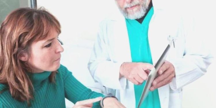 Öğrencilerden blok zincir alt yapısıyla hasta takip sistemi