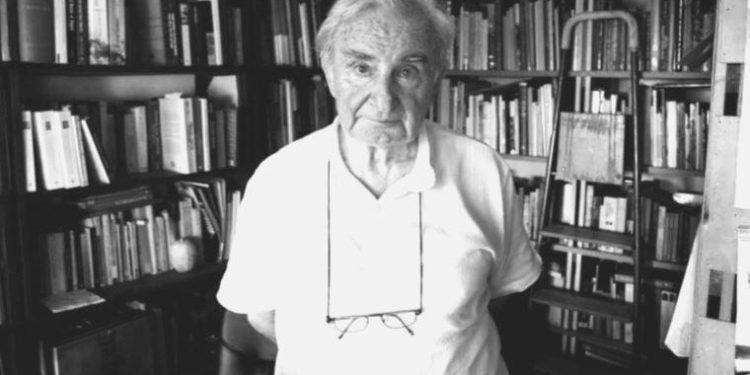 Ölümsüz bir ağaç üzere