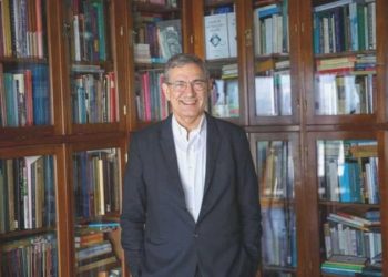Orhan Pamuk’a Mersin Kent Mükafatı