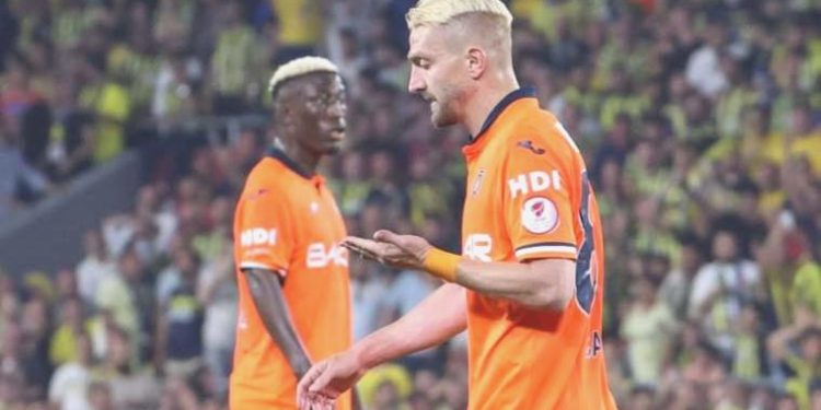 Oyundan alınan Caner Erkin’den sert reaksiyon