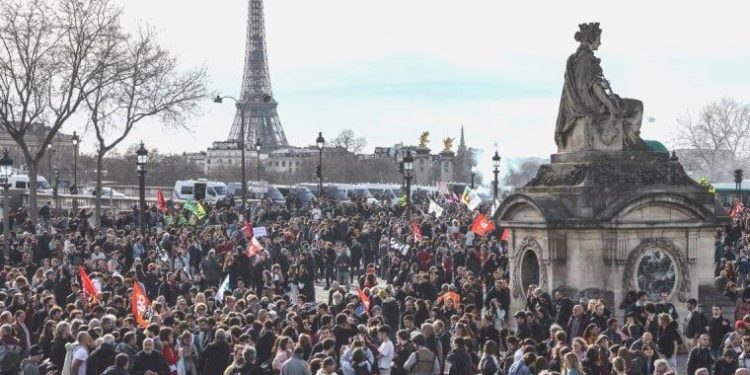 Paris’teki protestolarda 28 kişi gözaltına alındı