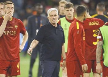 Roma’da Jose Mourinho’dan Mauro Icardi kararı