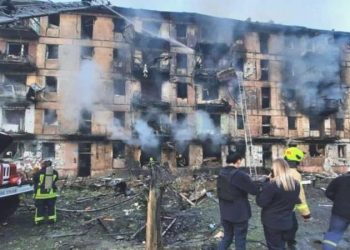 Rusya, Zelenski’nin memleketini vurdu: 3 meyyit, 25 yaralı