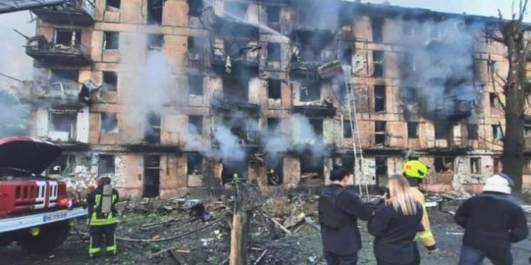 Rusya, Zelenski’nin memleketini vurdu: 3 meyyit, 25 yaralı