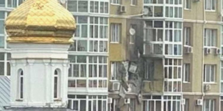 Rusya’da bir apartmana İHA düştü: 3 yaralı