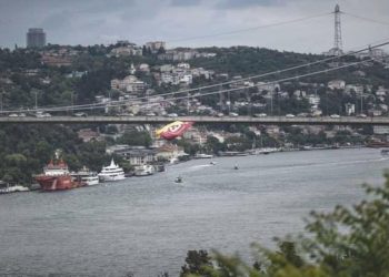 Şampiyon Galatasaray’ın bayrakları İstanbul Boğazı’nda dalgalanıyor