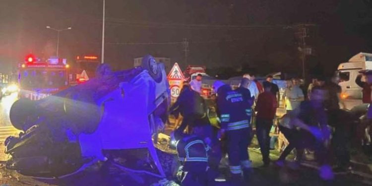 Samsun’da panelvan kamyonet aydınlatma direğine çarptı: 7’si ağır 9 yaralı