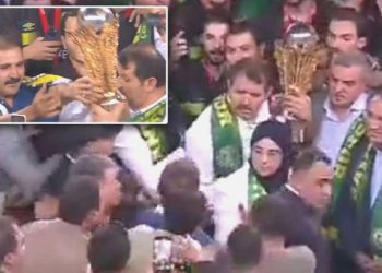 Şanlıurfaspor’un kupa merasiminde gerginlik… UYGUN Partili Emin Yetim ve Vali Salih Ayhan ortasında tansiyon yükseldi!