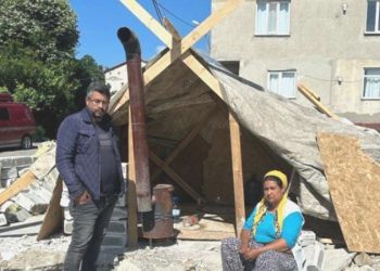 Seçim ertesinde sokağa atılmışlardı: Moloz yığınlarında ömür