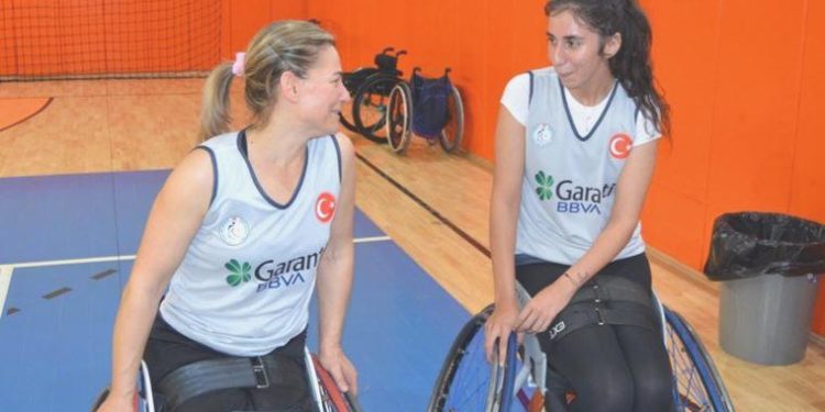 Serebral palsi hastası Begüm Pusat’ın hayatı basketbolla değişti