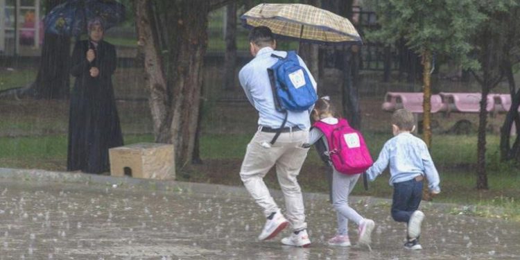 Sinop’ta taşımalı eğitime bir günlük ‘sağanak’ molası