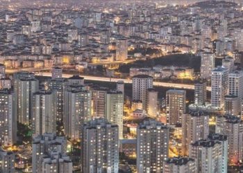 Sitelerde yabancı yönetici arbedesi