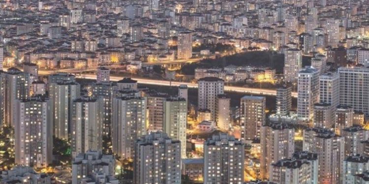 Sitelerde yabancı yönetici arbedesi