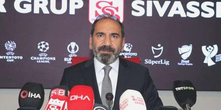 Sivasspor Kulübü Lideri Otyakmaz, başkanlığa yine adaylığını açıkladı