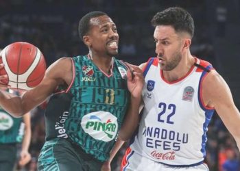 Son dakika: Anadolu Efes final serisinde öne geçti