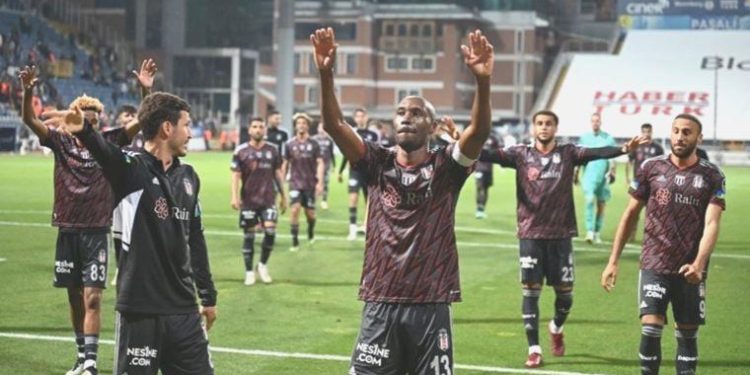 Son dakika:  Atiba Hutchinson, Beşiktaş’tan ayrılıyor
