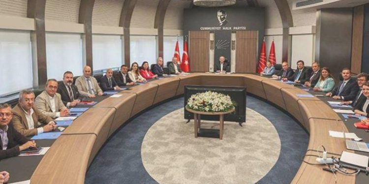 Son Dakika: CHP’de yeni MYK muhakkak oldu!