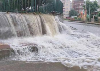 Son dakika… Samsun’da şiddetli yağış sel ve taşkınlara neden oldu! 3 ilçede okullar tatil edildi