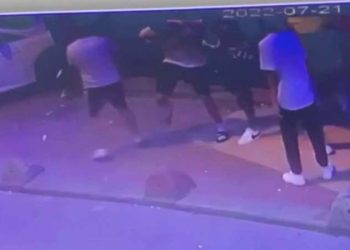 Taksim’de Norveç vatandaşı genci darbedip gasbettiler!