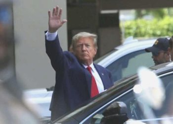 Trump, tutuksuz yargılanmak üzere özgür bırakıldı